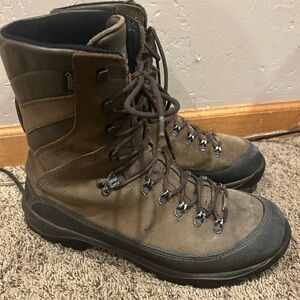Men's Rugged Brown Crispi Lace-Up Boots